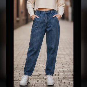 Levi's vintage denim mom jean women's high rise tapered textured striped sz 16.